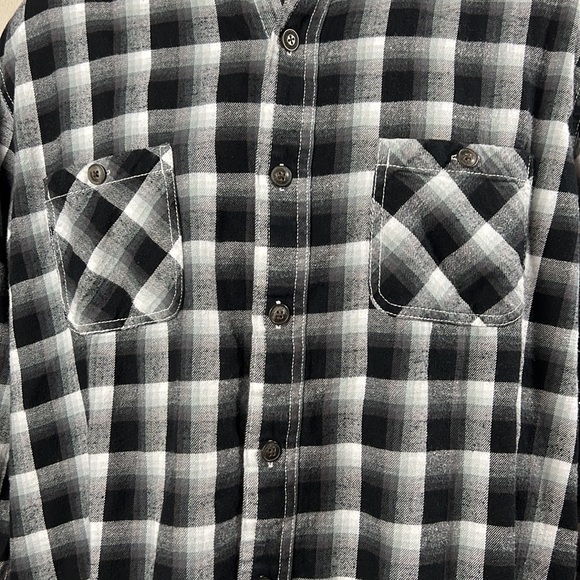 Red Camel XL Black/White/Green Plaid Thin Flannel - Picture 3 of 13